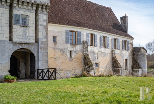 En Touraine, près de Loches, un ancien château-monastère et son domaine de 150 hectares - photo  n°3
